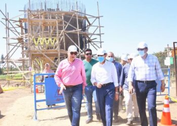 محافظ الغربية يتفقد إنشاء ٣ محطات للصرف الصحي بقرى مركز طنطا