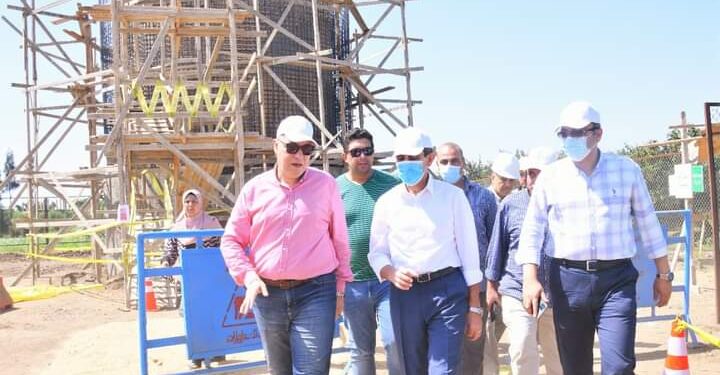 محافظ الغربية يتفقد إنشاء ٣ محطات للصرف الصحي بقرى مركز طنطا