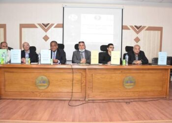 نائب رئيس جامعه عين شمس يشهد فاعليات اللقاء القمي لمسابقة كأس المعرفة العلمية للجامعات المصرية