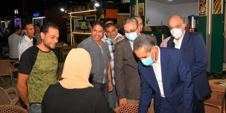 محافظ الغربية ورئيس لجنة مشروعات النواب يتفقدان مشروع عربات الطعام المتنقلة