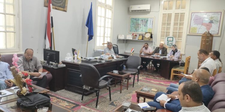 البيئة : حاويات نظافة لقرى حياة كريمة 