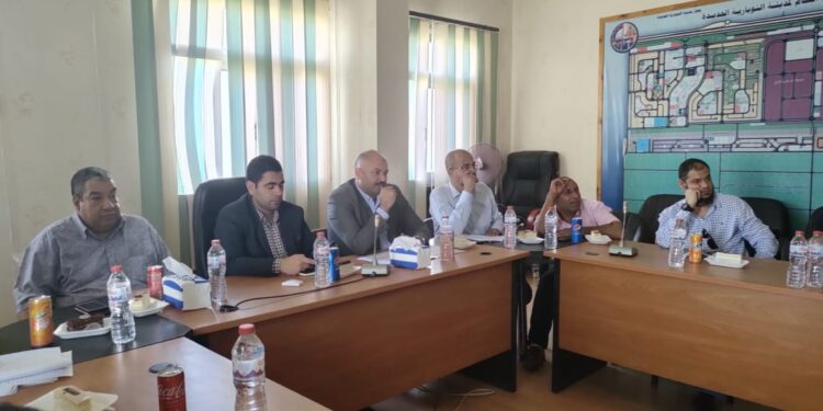 لا بديل عن الإسراع نحو الإقتصاد الأخضر ضمن سلسلة من الحلقات النقاشية التى ينظمها الفرع الإقليمى لجهاز شئون البيئة بالبحيرة