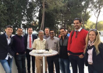 محمد محمود ابوشرخ يوضح كيفية زراعه الاسنان الفوريه باستخدام تقنية البازالي