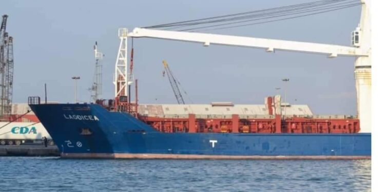 جدلا واسعا أثارته السفينة السورية الراسية في مرفأ طرابلس