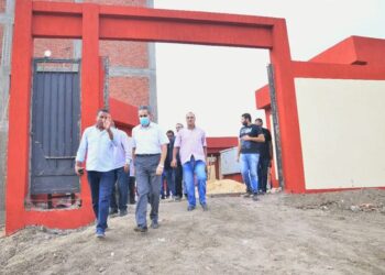 رحمى يتفقد مشروعات