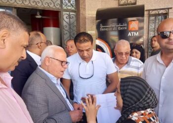 محافظ بورسعيد يلتقي