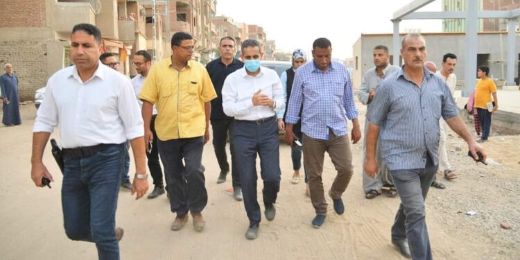 جولة مسائية لمحافظ الغربية لمتابعة مشروعات حياة كريمة بنهطاي