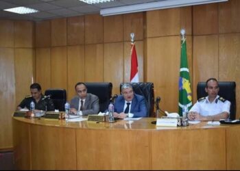 محافظ المنيا يناقش خطة المحافظة الشاملة استعداداً للعام الدراسي الجديد