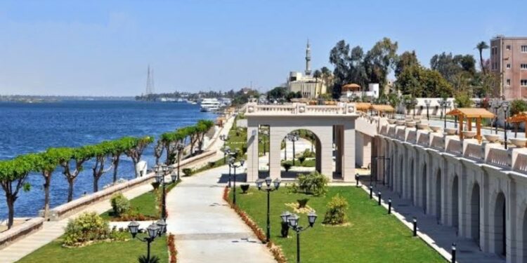 غلق المحلات والمقاهي وبدء التوقيت الشتوي بالاقصر من مساء، اليوم