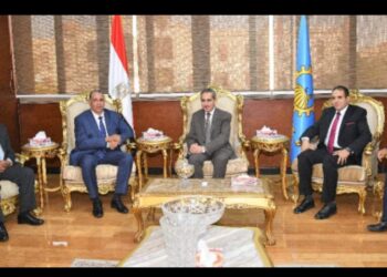 محافظ الغربية يلتقى نقيب المحامين