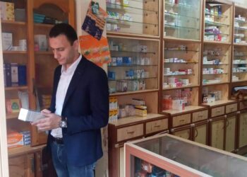 ضبط 2000 قرص أدوية وكبسولات منتهية الصلاحية وتحرير 4 محاضر مزاولة مهنة صيدلة بمركز المحموديه