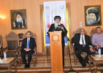 محافظ الغربية يشهد جلسة