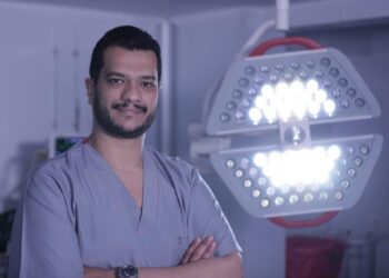 أستاذ بعين شمس يوضح المرشح المثالي لعملية نحت عضلات البطن