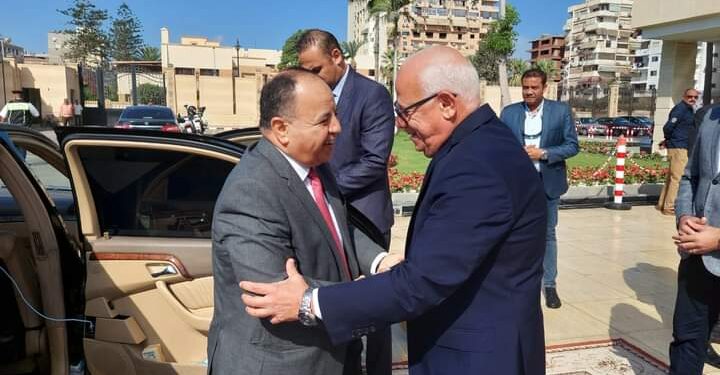 محافظ بورسعيد يستقبل وزير