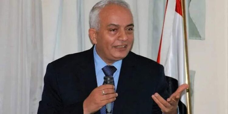 حجازي يضرب مثالا واقعيا على أهمية العمل بروح الفريق.