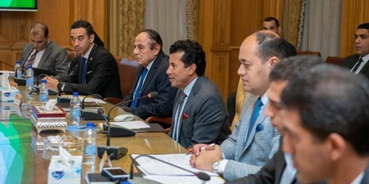 وزيرا “الشباب والرياضة” و”الإنتاج الحربي” يتابعان موضوعات التعاون المشترك