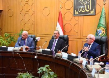 محافظ بورسعيد يشارك