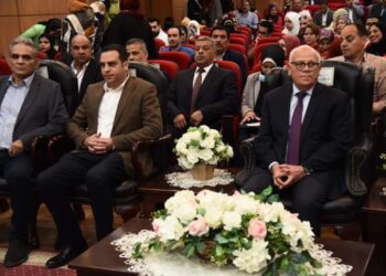 محافظ بورسعيد يعقد