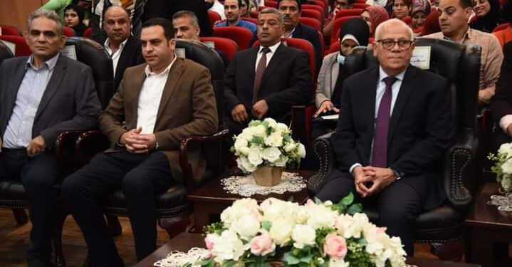 محافظ بورسعيد يعقد