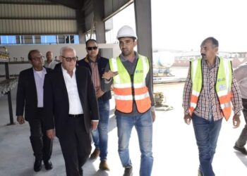 محافظ بورسعيد يتفقد سير