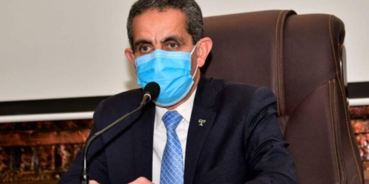 محافظ الغربية يقدم واجب العزاء في 11 شخص من أسرة واحدة بالمحلة الكبرى