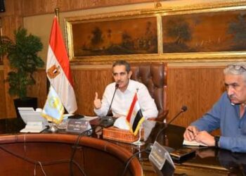 محافظ الغربية يعقد اجتماعاً لتنسيق الجهود للإرتقاء بالخدمات الطبية المقدمة للمواطنين