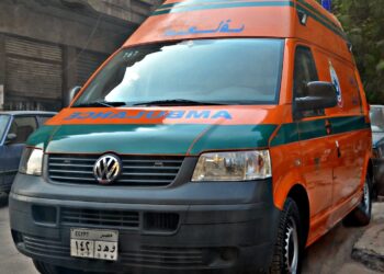 وفاة معلمة وإصابة 14في تصادم أتوبيس بعمود كهرباء بنجع حمادي 