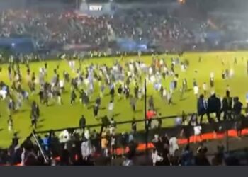 مذبحة كرة القدم بالدوري الاندونيسي تقترب من 200قتيل