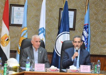 محافظ الغربية يتفقد شركتي التعاون والقاهرة لتكرير البترول