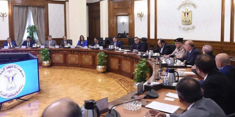 رئيس الوزراء يلتقي رئيس مجلس إدارة شركة “القلعة” للاستشارات المالية