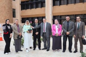 كلية التربية تطلق مبادرة أتحضر للأخضر ضمن النشاط العملى لطلاب الفرقة الأولى بالكلية