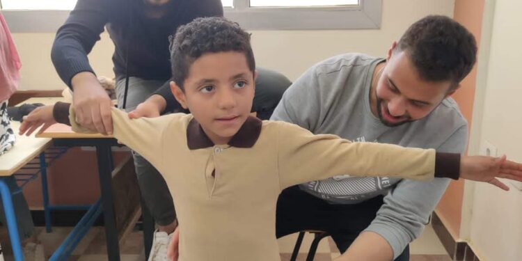 قافلة طبية لكلية العلاج الطبيعى جامعة هليوبوليس بقرى محافظة الشرقية