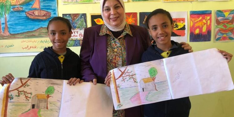 مدرسة الملك مينا الابتدائية تستقبل زيارة أ. اماني ابراهيم الموجه الأول للتربية الفنية