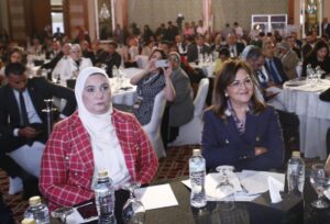 مناقشات حول إستثمارات المصريين