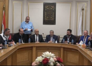 خلال جلسة ترأسها “العربي”..غرفة القاهرة تشكل شعبة “العمالة بالخارج