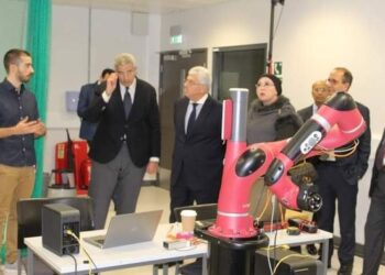 وزير التعليم العالي يزور