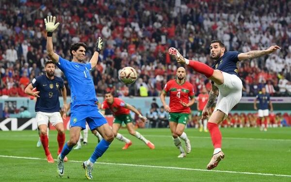 فرنسا تدافع عن لقبها وتتأهل إلى نهائي المونديال