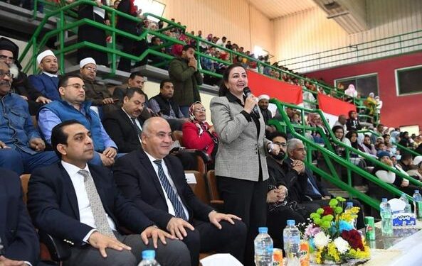 بحضور محافظ قنا