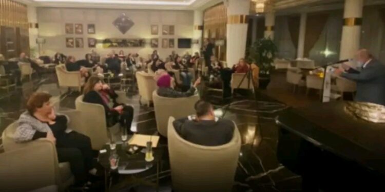 أمسية شعرية موسيقية في (كازينو لبنان ) تحت عنوان : رقعة أمل وسط الازمات وملتقى لجميع الاذواق