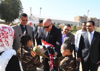محافظ قنا يشهد الاحتفال باليوبيل الذهبي لمدرسه الشهيد عبدالمنعم رياض الثانوية العسكرية