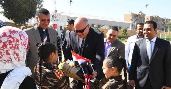 محافظ قنا يشهد الاحتفال باليوبيل الذهبي لمدرسه الشهيد عبدالمنعم رياض الثانوية العسكرية