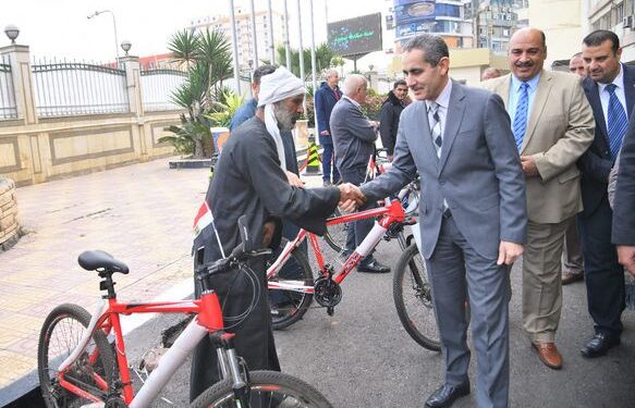 رحمي يكرم أعضاء برلمان الشباب الفائزين بعضوية اللجان على مستوى الجمهورية
