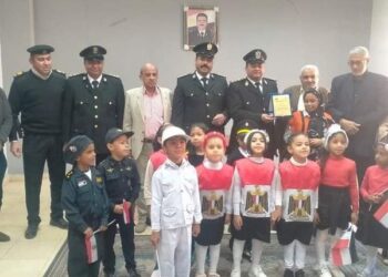 وفد من الإدارة التعليمية