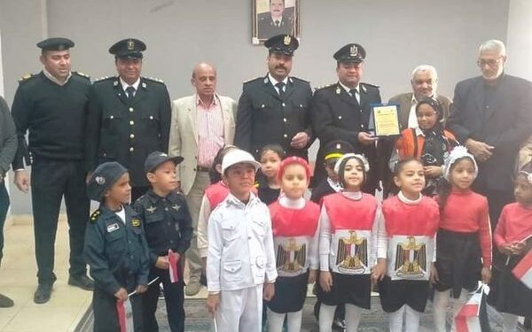 وفد من الإدارة التعليمية