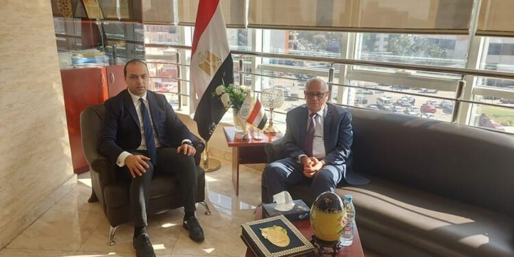 محافظ بورسعيد يتابع سير ومستجدات المنظومة الصحية بمحافظة بورسعيد