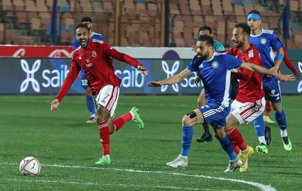 الأهلي يجند الأمواج بثلاثية وتألق الفولت