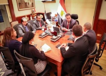 وزير الصحة يستقبل مدير