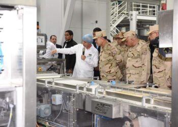 رئيس أركان حرب القوات المسلحة يتفقد المدينة الصناعية الغذائية ” سايلو فودز “