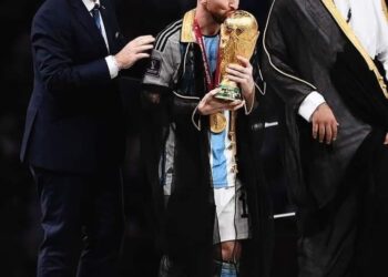 لبسنا ميسي العبايه