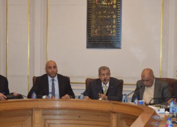 إبراهيم العربي يكلف “عمليات غرفة القاهرة” بسرعة إجراءات تنظيم المعارض والمنافذ السلعية